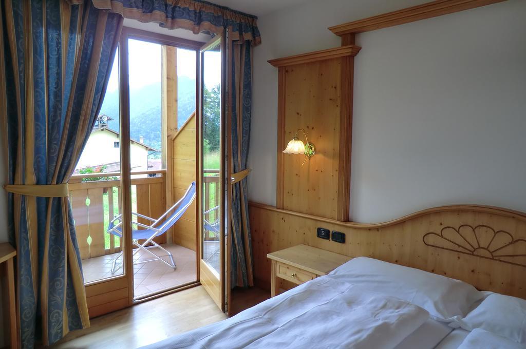 Garni Costa Verde Bocenago Room photo