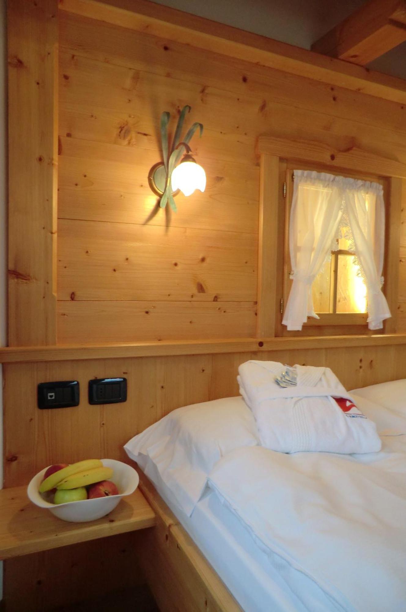 Garni Costa Verde Bocenago Room photo