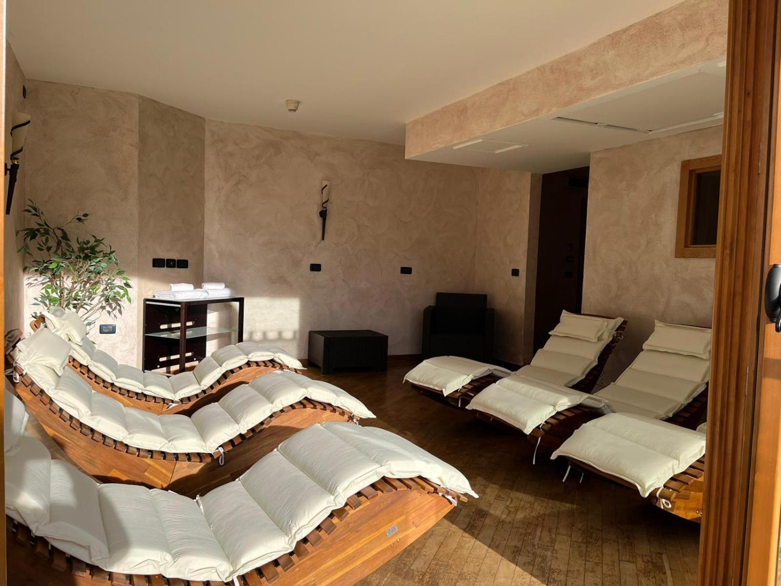 Garni Costa Verde Bocenago Exterior photo